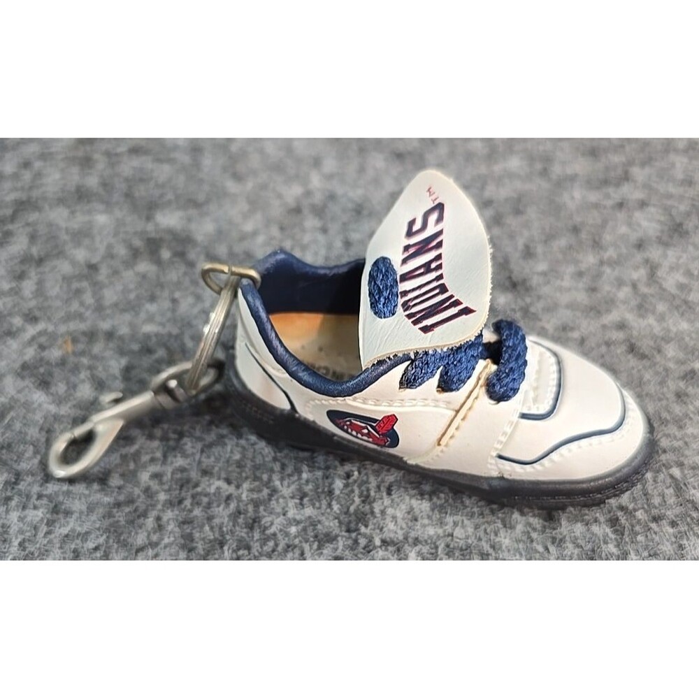 Vtg Cleveland Indians Cleat Keychain MLB Baseball Sports Fan 1992 Wahoo